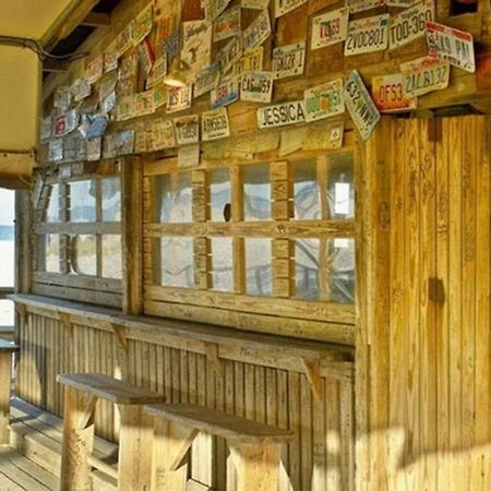 Postcard Inn On The Beach Сант Пит Бич Интерьер фото