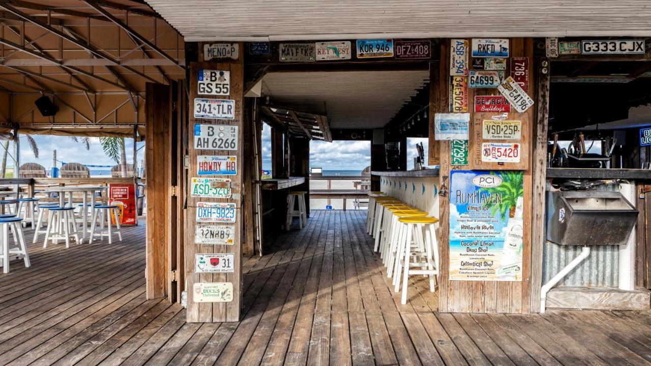 Postcard Inn On The Beach Сант Пит Бич Экстерьер фото